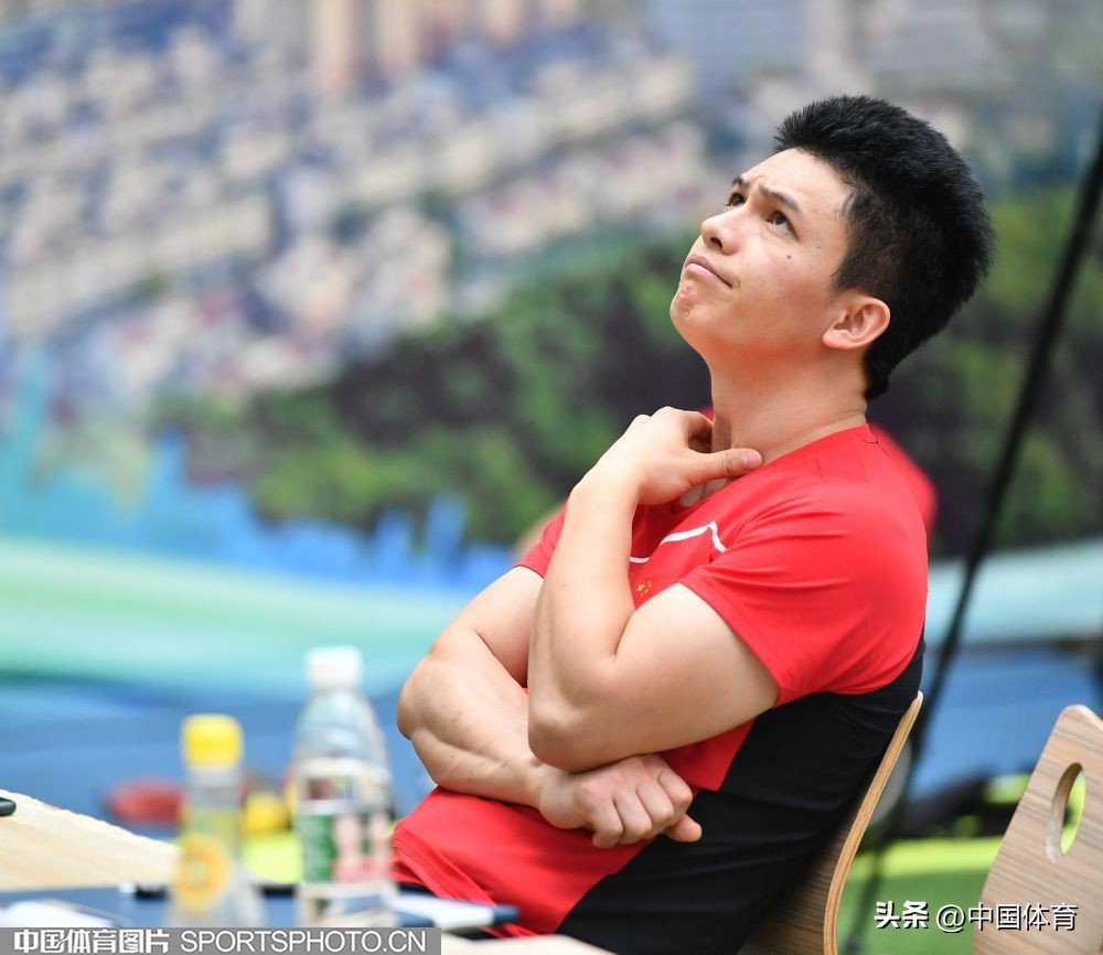 中国攀岩队钟齐鑫,攀岩世界冠军钟齐鑫简历