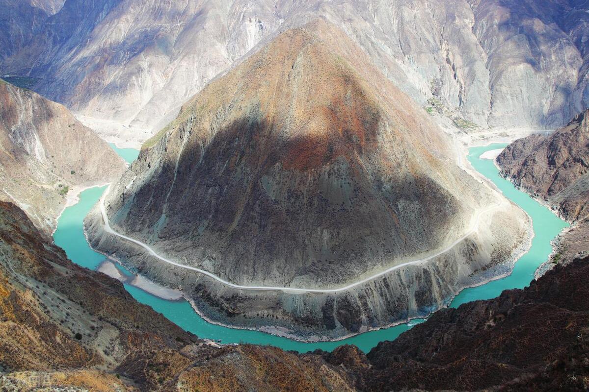 迪庆香格里拉必去景点,迪庆香格里拉哪里好玩