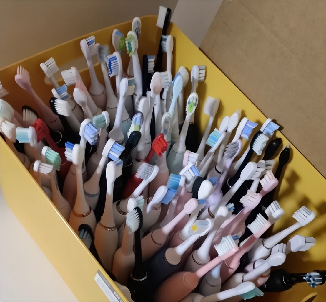 让牙齿变白的几种刷牙法,牙齿又黄又臭教你一招刷牙