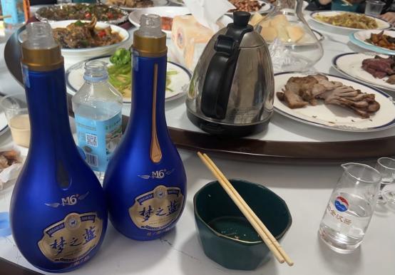 陪领导去的酒局怎么喝酒,陪领导参加酒局应注意哪些