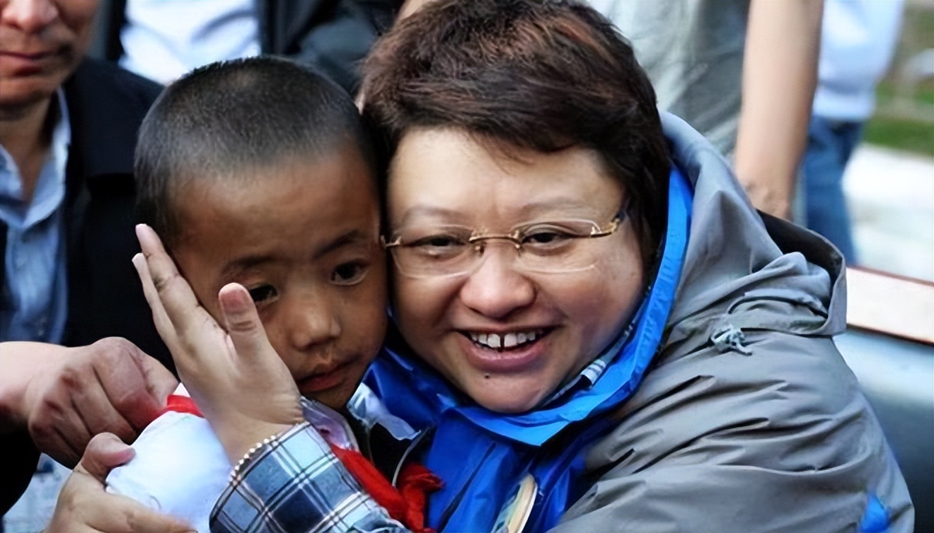 韩红首次公开回应被举报,韩红首次公开回应被举报视频