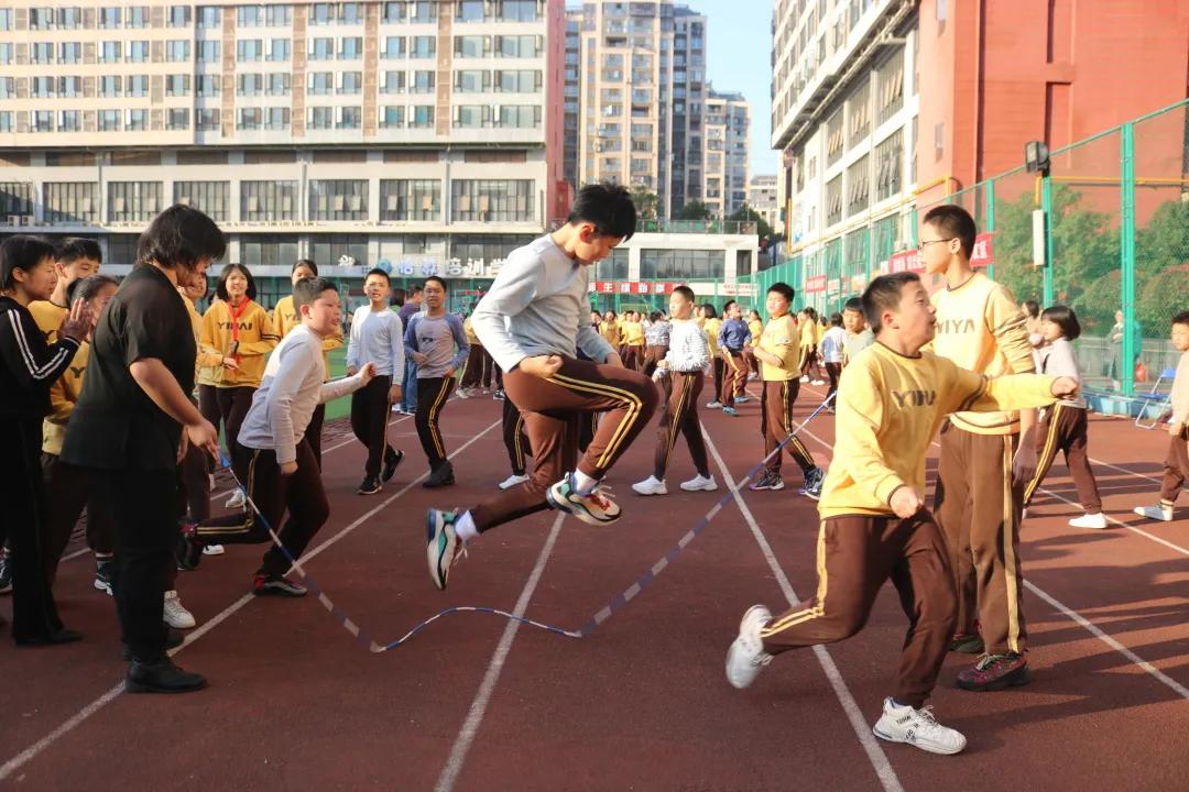 双减政策下的小学体育活动美篇,双减后孩子们拥有了快乐时光