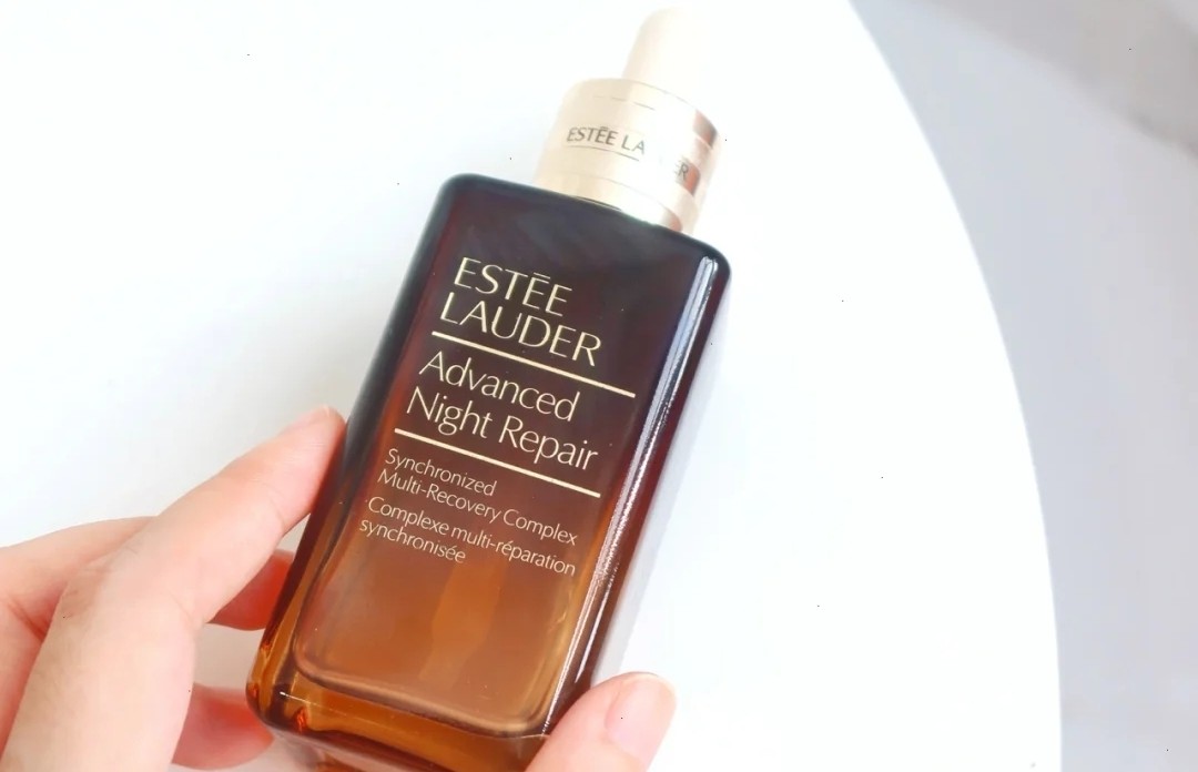 sk2精华好还是雅诗兰黛好,sk2霜和雅诗兰黛精华哪个好用