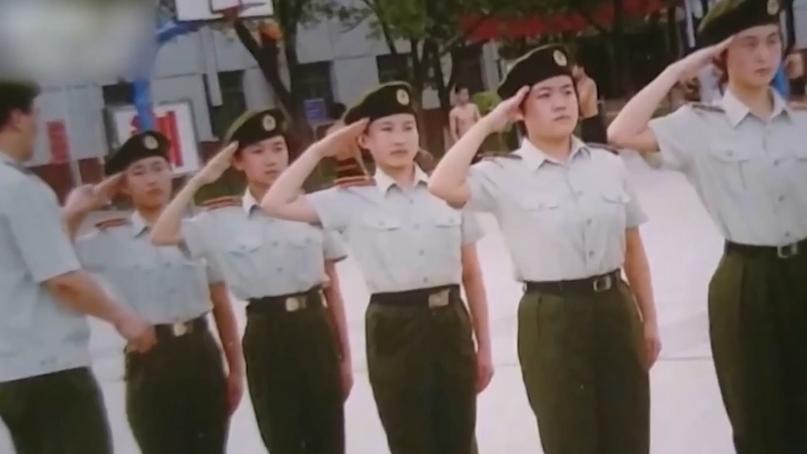 声临其境董卿到场全员起立,董卿出场众人起立