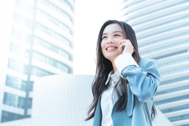 浜叉垰鍦ㄨ嚜宸卞簵閲屼拱鎵嬫満,鍦ㄤ翰鎴氶偅涔版墜鏈哄彲浠ヤ究瀹滃灏戦挶