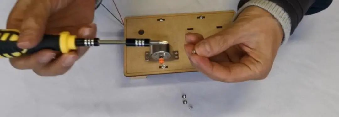 科学小制作发电灯,手工制作磁铁发电节能灯