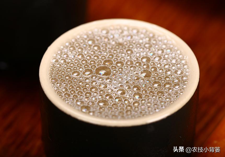 三伏天喝点白酒好吗,临近三伏天该喝啤酒还是白酒好