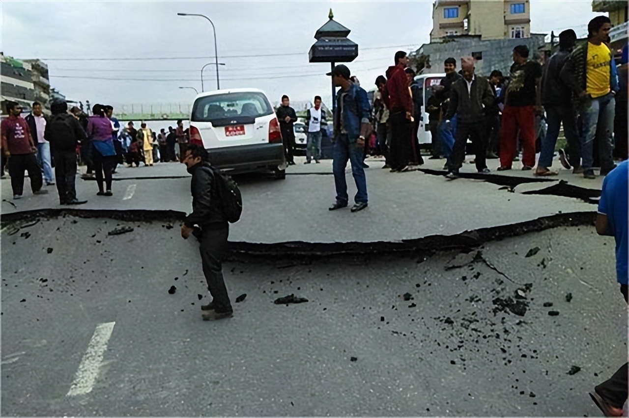 05年尼泊尔撤侨感动瞬间,2015年尼泊尔撤侨事件