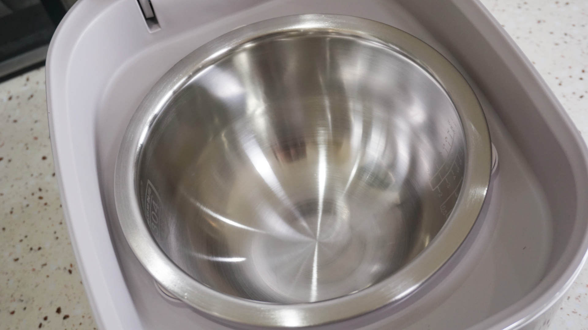 九阳智能电饭煲和普通电饭煲区别,别再跟风买日本电饭锅了