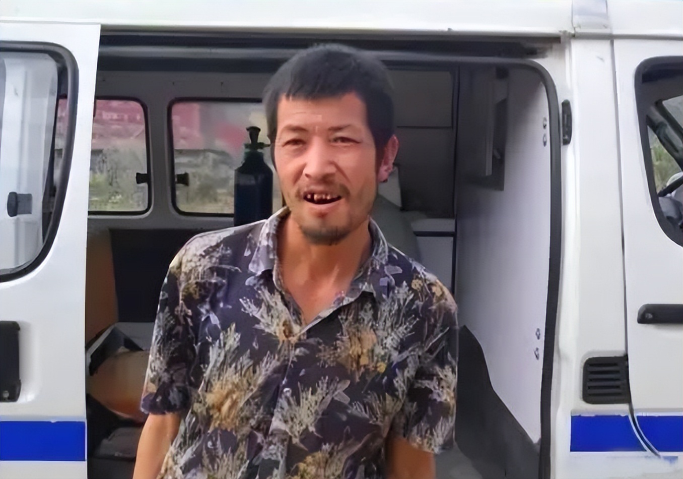 砖厂失踪2名员工找到没有,云南砖厂工人获救文山救助站电话