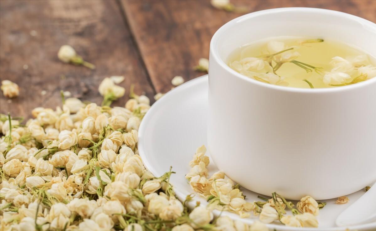 夏天喝茉莉花茶有什么好处,夏天喝茉莉花茶是绿茶的一种吗