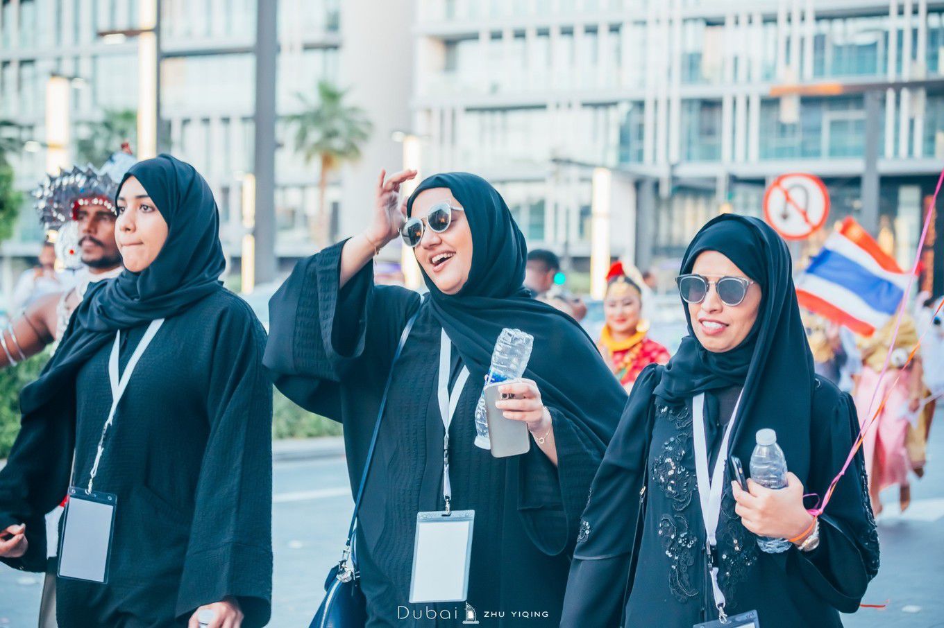 迪拜是怎么变成绿洲,迪拜从沙漠变成城市