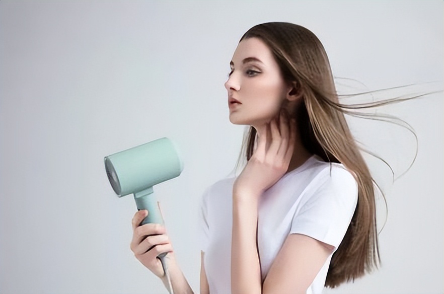 白发不可怕重要的是要选对方法,白发要吃什么才会转黑