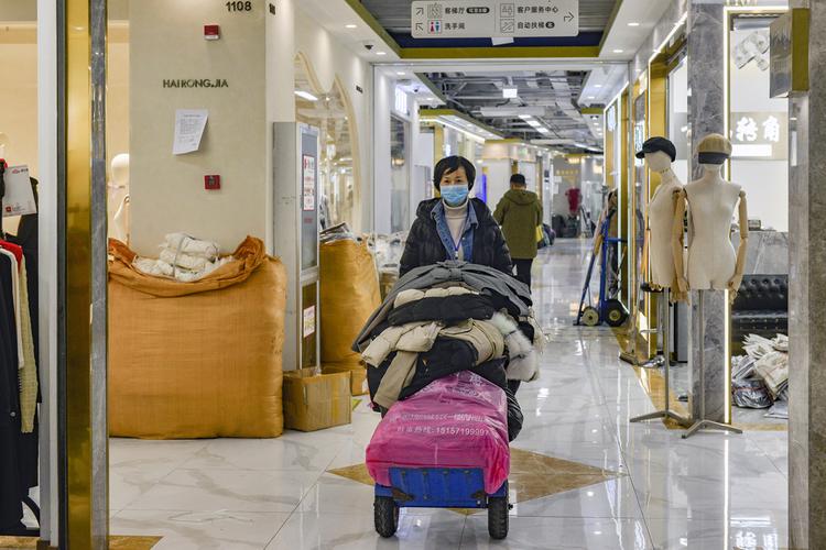 直播电商市场整顿,直播电商对女装冲击