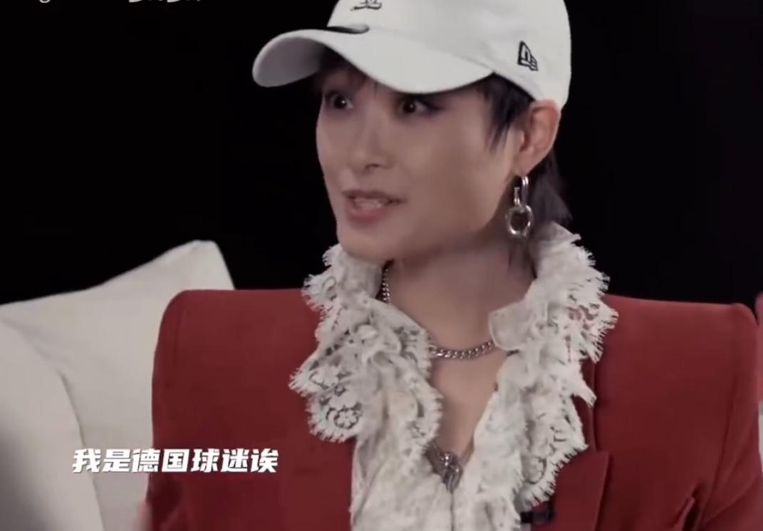 鹿晗足球世界杯解说,鹿晗世界杯现场球迷视频