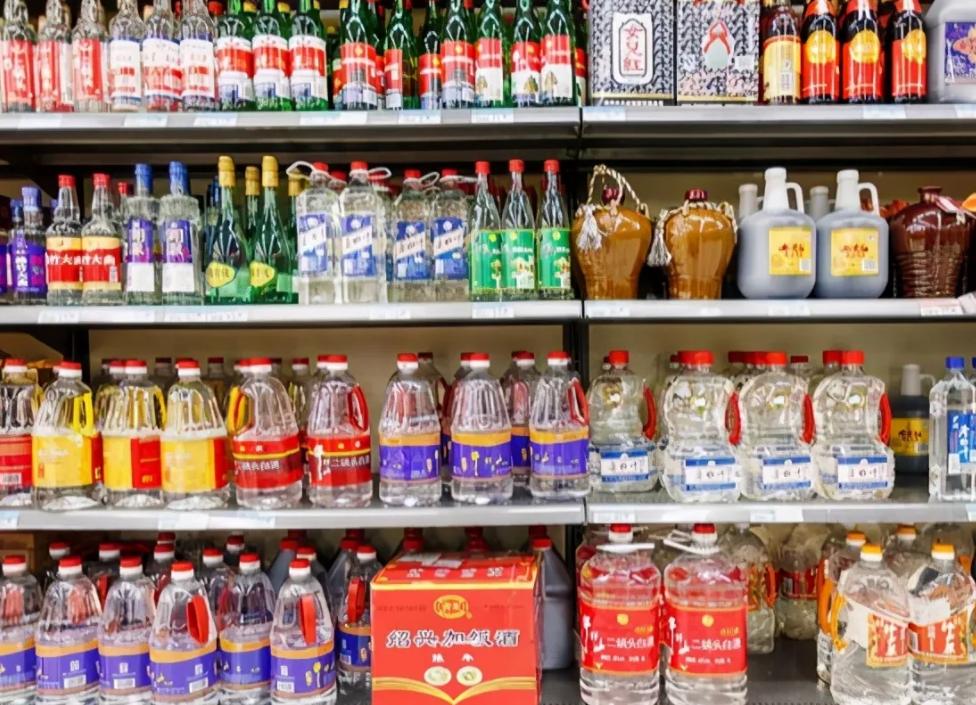 1斤纯粮酒酿造成本只要5元钱？四川65岁酿酒师“捅破”白酒*局骗**