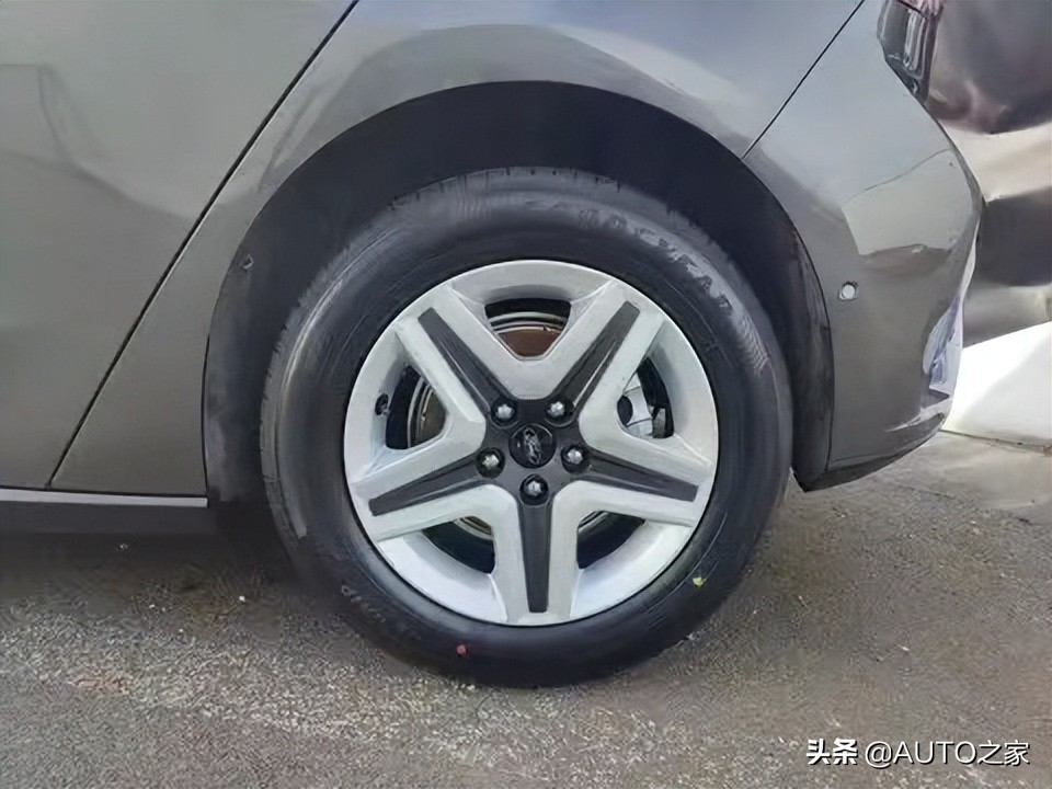 全新一代福克斯两厢报价,2020款福克斯两厢三缸