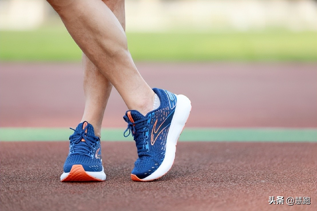 什么样的跑鞋能提高速度,适合日常跑步训练的跑鞋