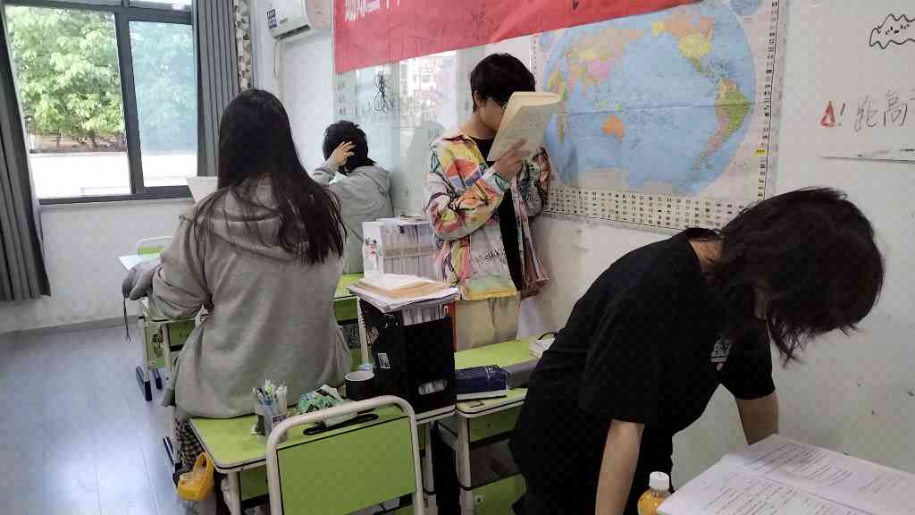 武汉高考复读选什么学校,武汉国华复读学校学费多少钱