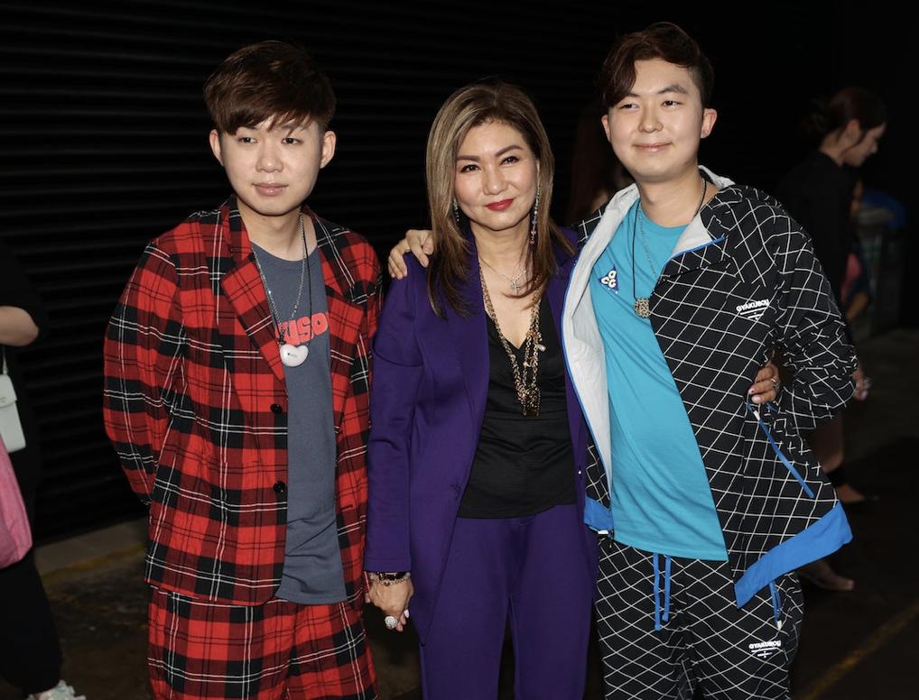 乐易玲61岁生日众星云集,曾志伟乐易玲台庆