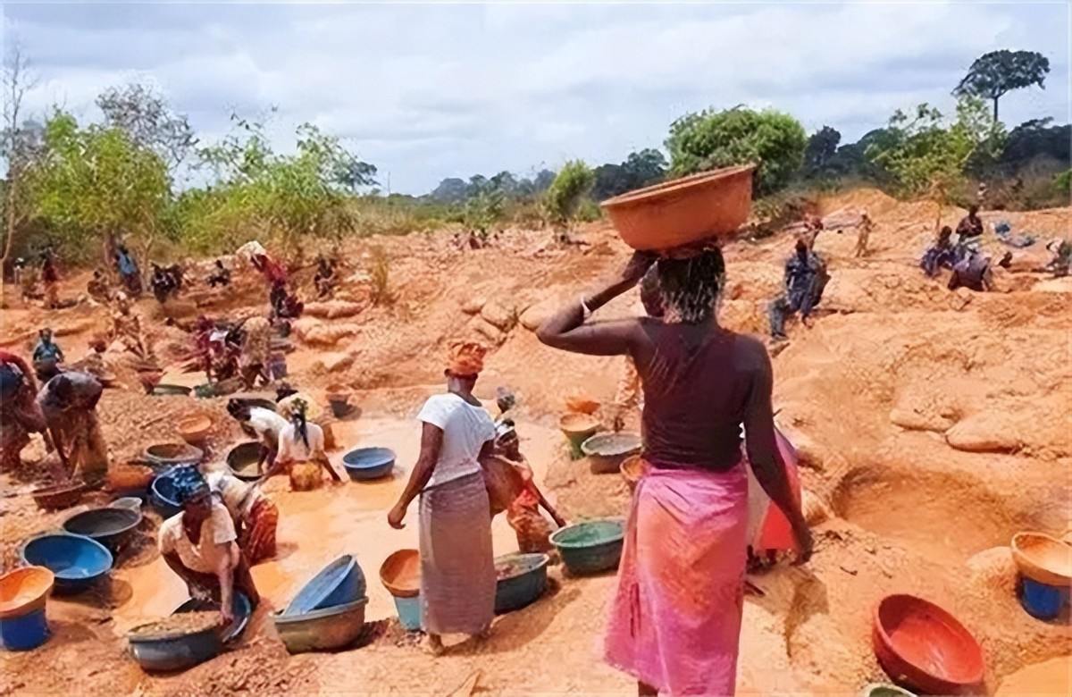 广西“上林帮”非洲淘金：火拼、疾病是常事，有人资产暴涨一个亿