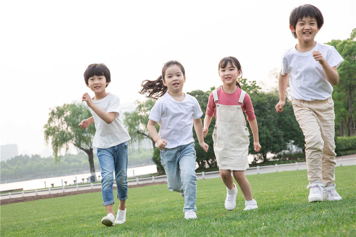 13岁女孩抑郁症有自残,青春期女孩抑郁症有自残