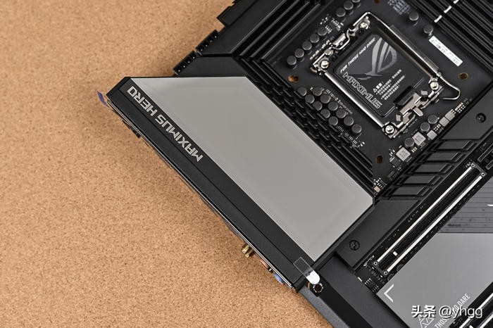 乔思伯松果d41mesh副屏版白色机箱,乔思伯d41标准版能后期加装副屏吗