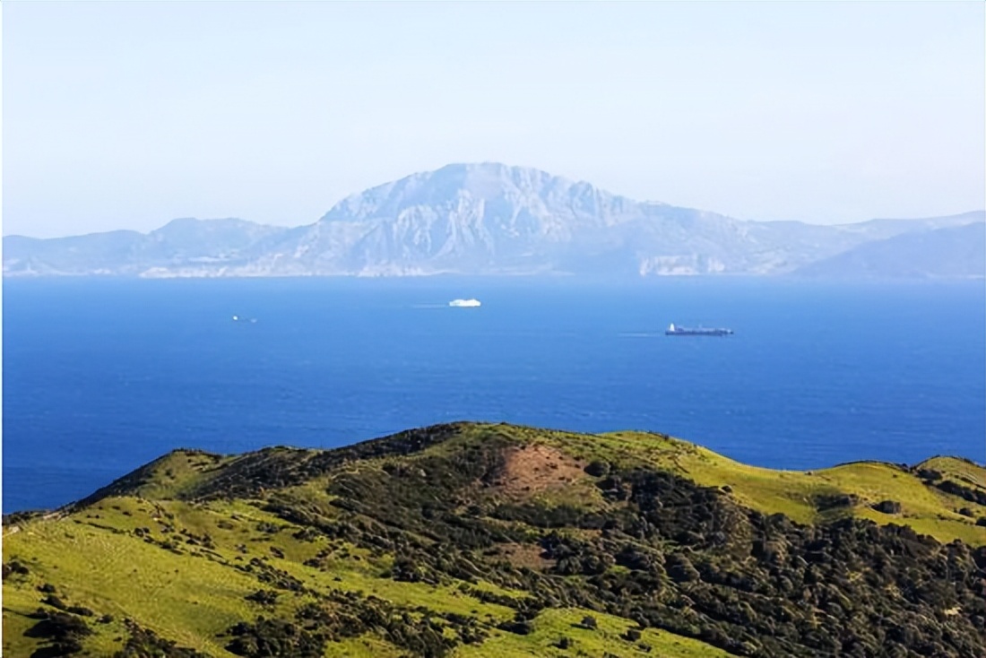 直布罗陀海峡地理知识点,描述直布罗陀海峡地理位置