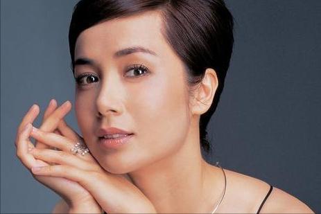 蒋雯丽事件是真实的吗,年轻貌美又风情万种的蒋雯丽