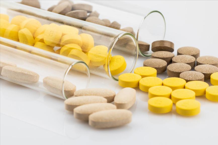 每天吃两片小苏打对痛风有好处吗,痛风吃小苏打片好还是非布司他好