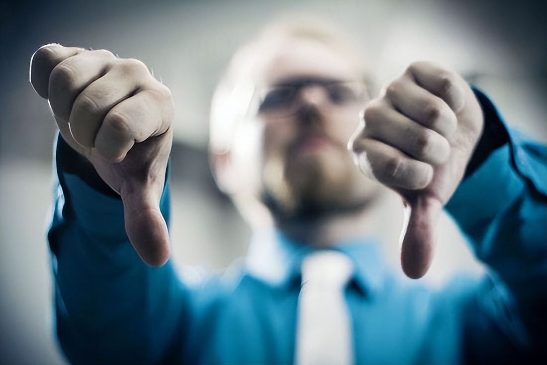 一个人的人品看他的言谈举止,一个人的人品细节就是答案