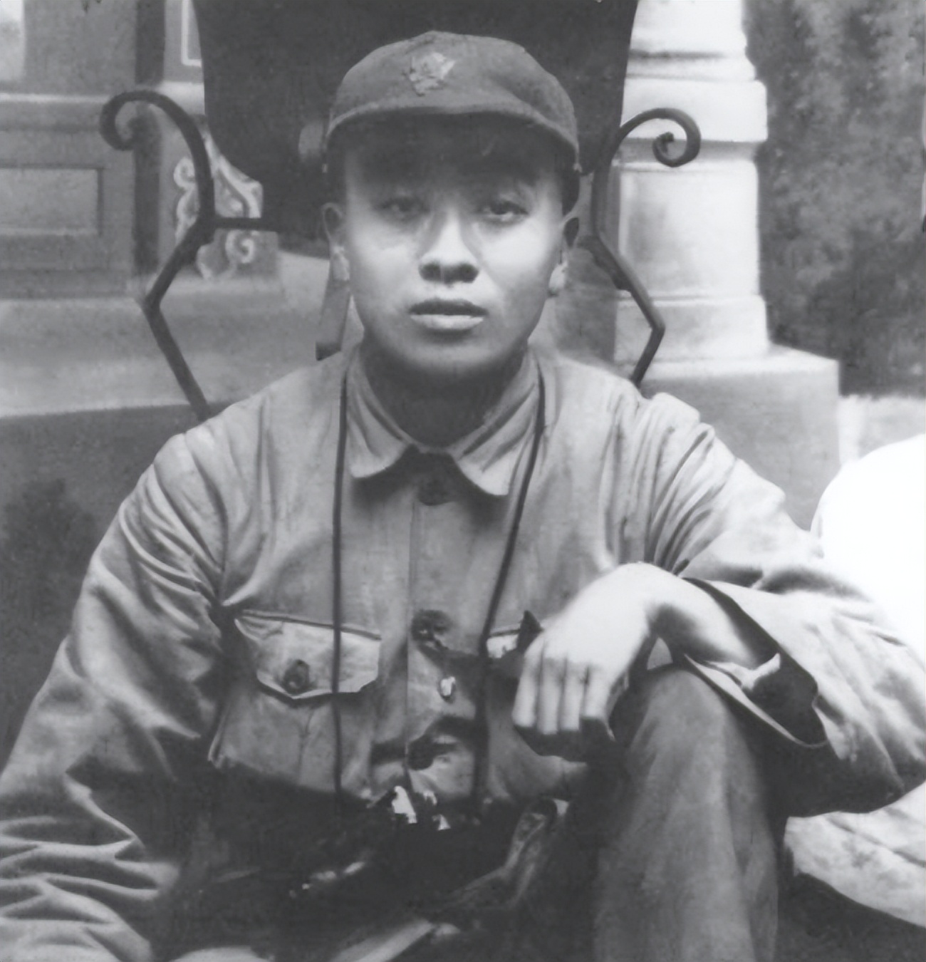 48年谭政开会，台下12个纵队政委大气不敢出，赖传珠：生怕被点名