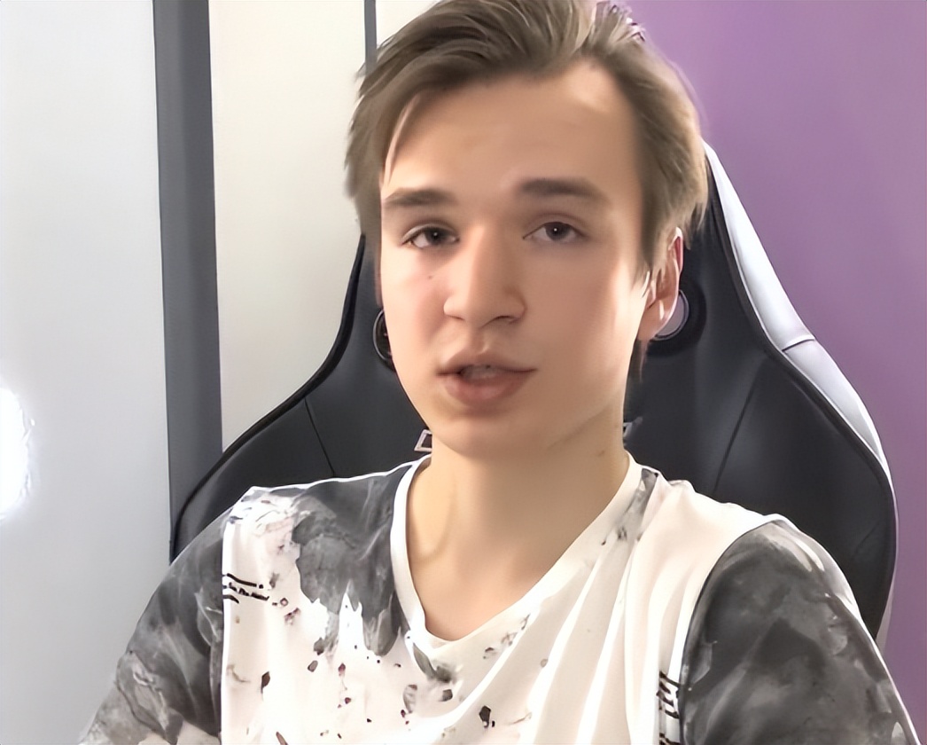 比赛暂停切屏看直播，Dota2选手逆天操作坑全队！最高将被禁赛5年