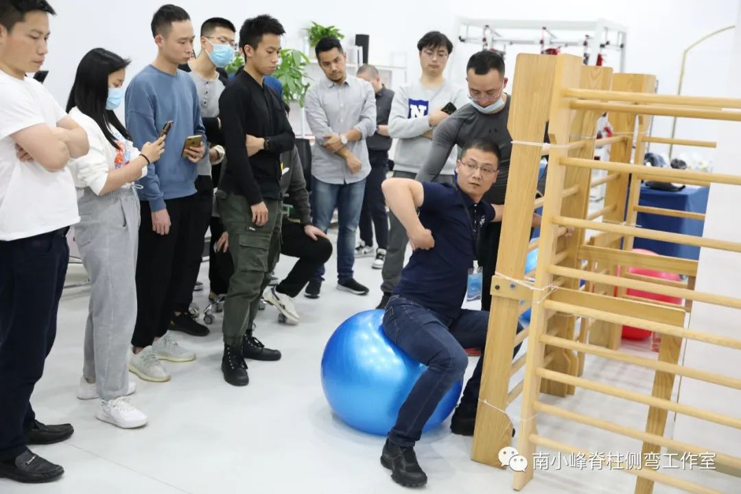 脊柱侧弯体操能矫正吗,施罗斯体操可以矫正脊柱侧弯吗