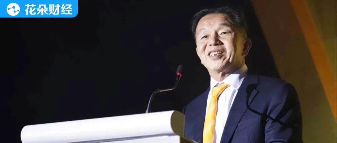 他被誉为中国互联网教父,他被人们誉为什么