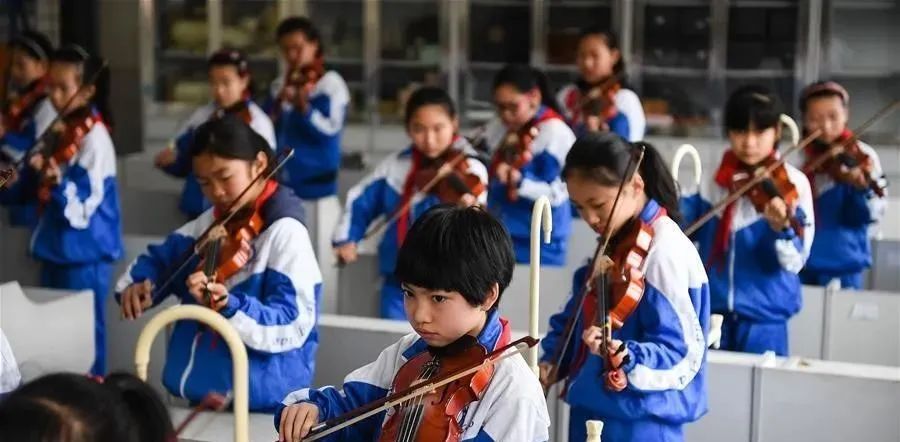 流水线上的乐章：承包了全世界一半乐器的中国小镇们