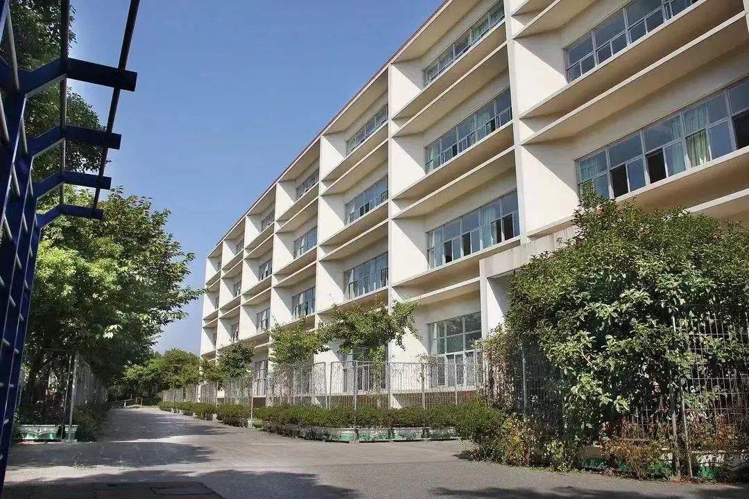 新江湾小学丶初中丶高中简介和校园实景照片！学校对口小区一栏