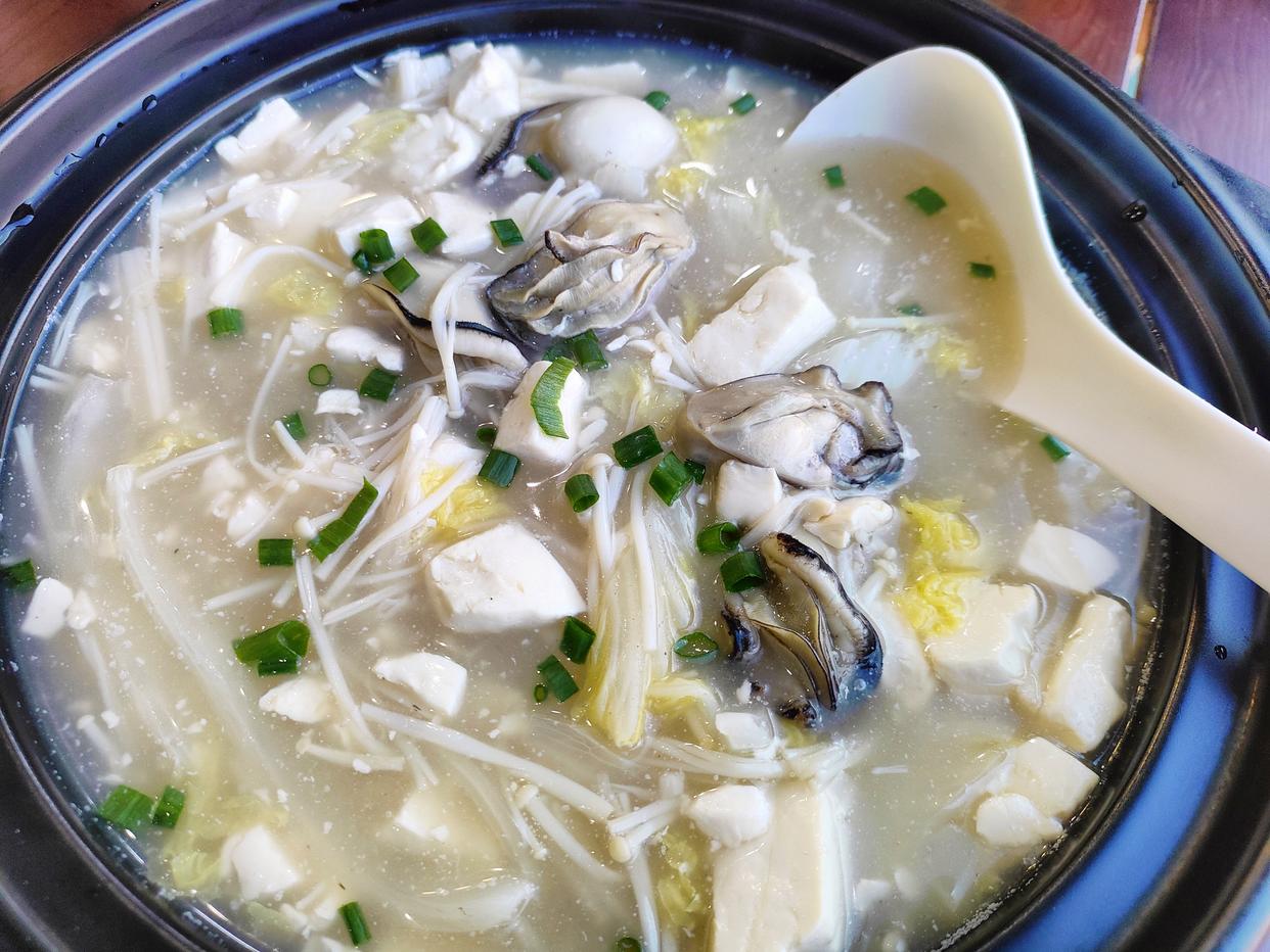 生蚝煮几分钟最好吃最嫩,生蚝最简单的不开壳的吃法