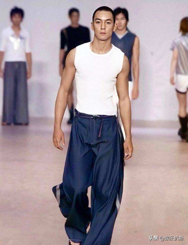 十大男星嫁富婆,娶富婆当老婆的4位男星