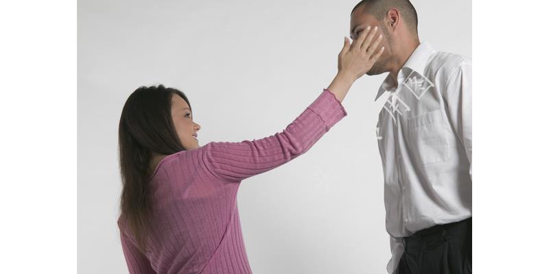 几岁男孩和父母分开睡最好,叛逆期男孩要求和父母分房睡