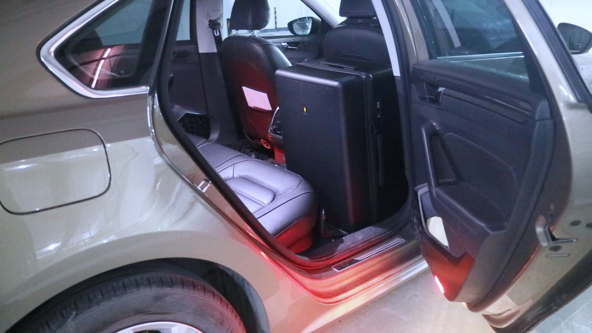 地平线8号行李箱和漫游旅行箱,地平线8号大旅行家系列行李箱