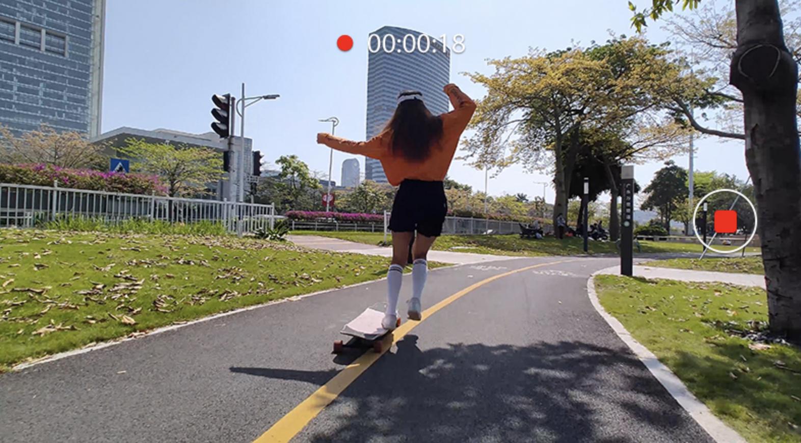 中兴axon40ultra正面观感,中兴Axon40Ultra现在还值得买吗