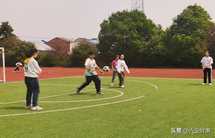 小学足球训练计划安排表最新,中小学足球队的训练及计划