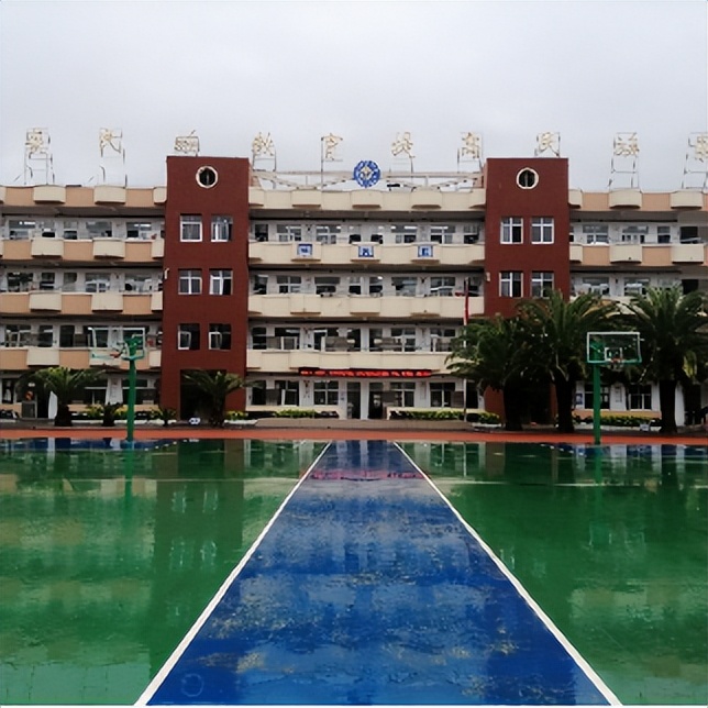 南康赤土民族小学,南康区赤土民族中心小学六年级