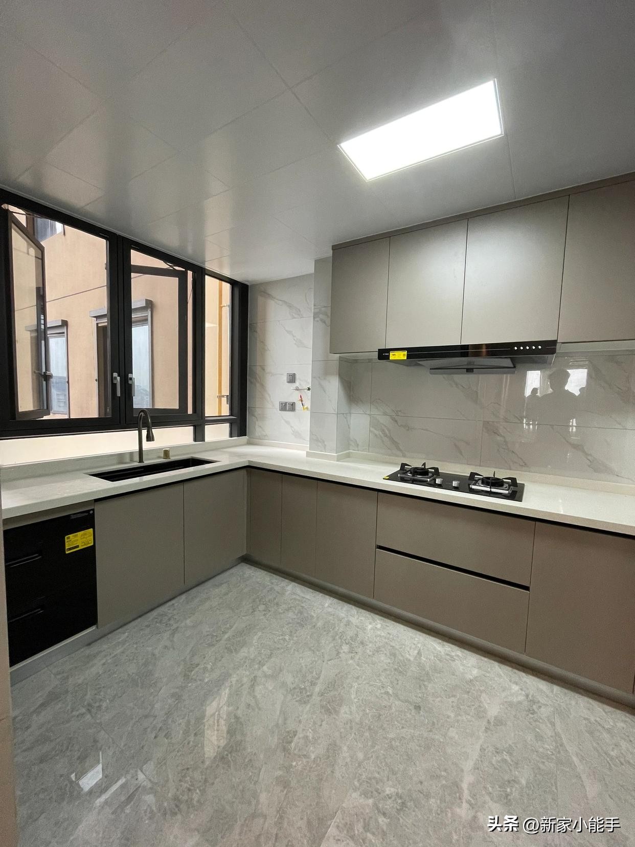 灰色家具墙面粉刷效果图,室内装修蓝灰色墙面