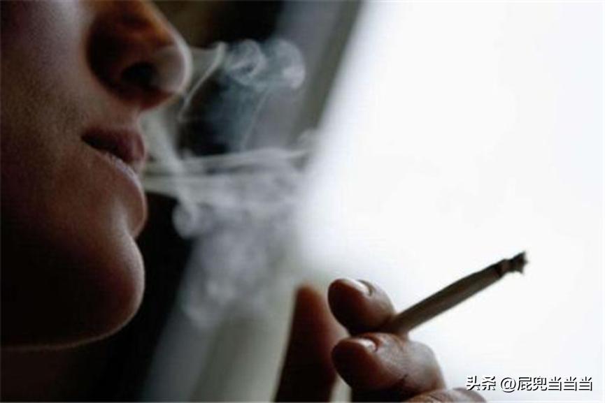 我一个月只赚3000，老婆却要买5000的包，知道真相后我承认我错了