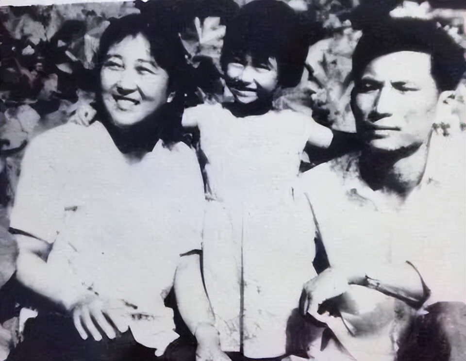 贾玲减肥近照曝光,贾玲暴瘦41岁颜值惊人背后心酸