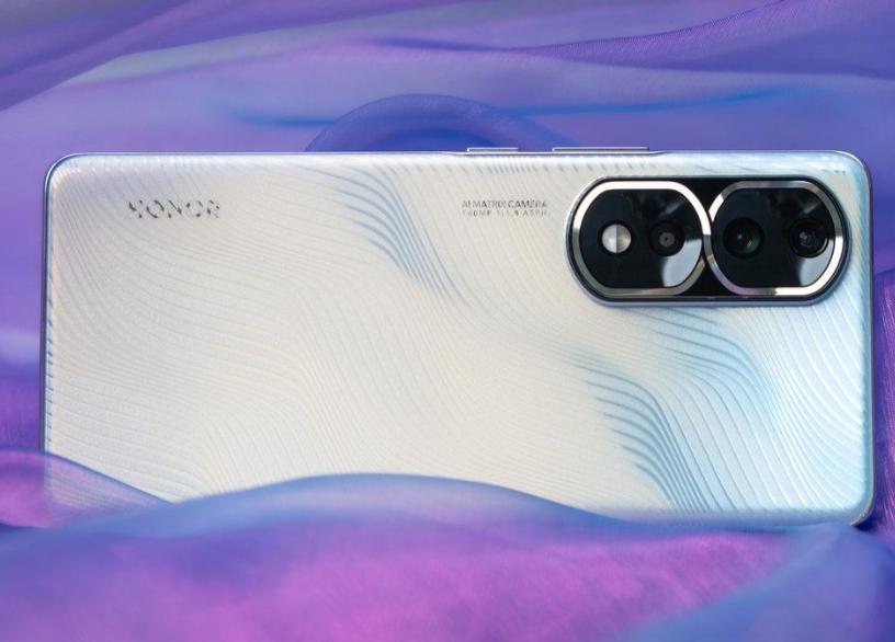 春节买手机2000元预算推荐,适合长辈用性价比高的手机