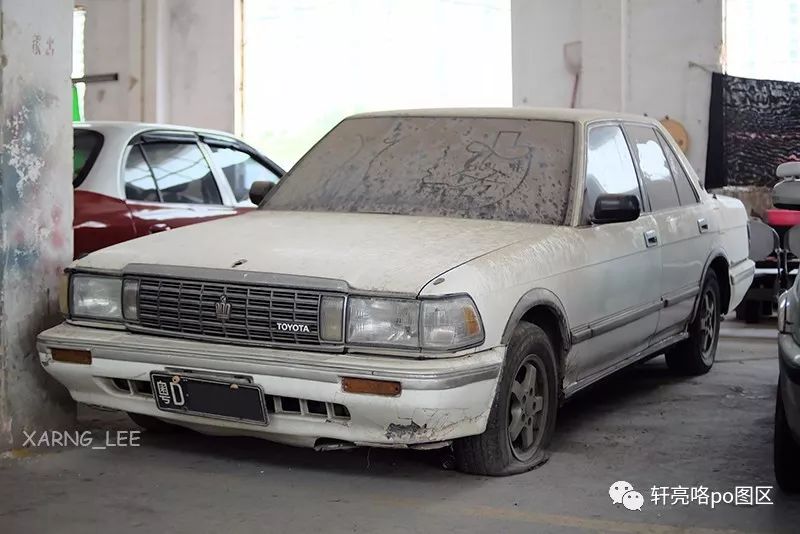 最经典的丰田12代皇冠白色,丰田皇冠2008款2.5手自一体