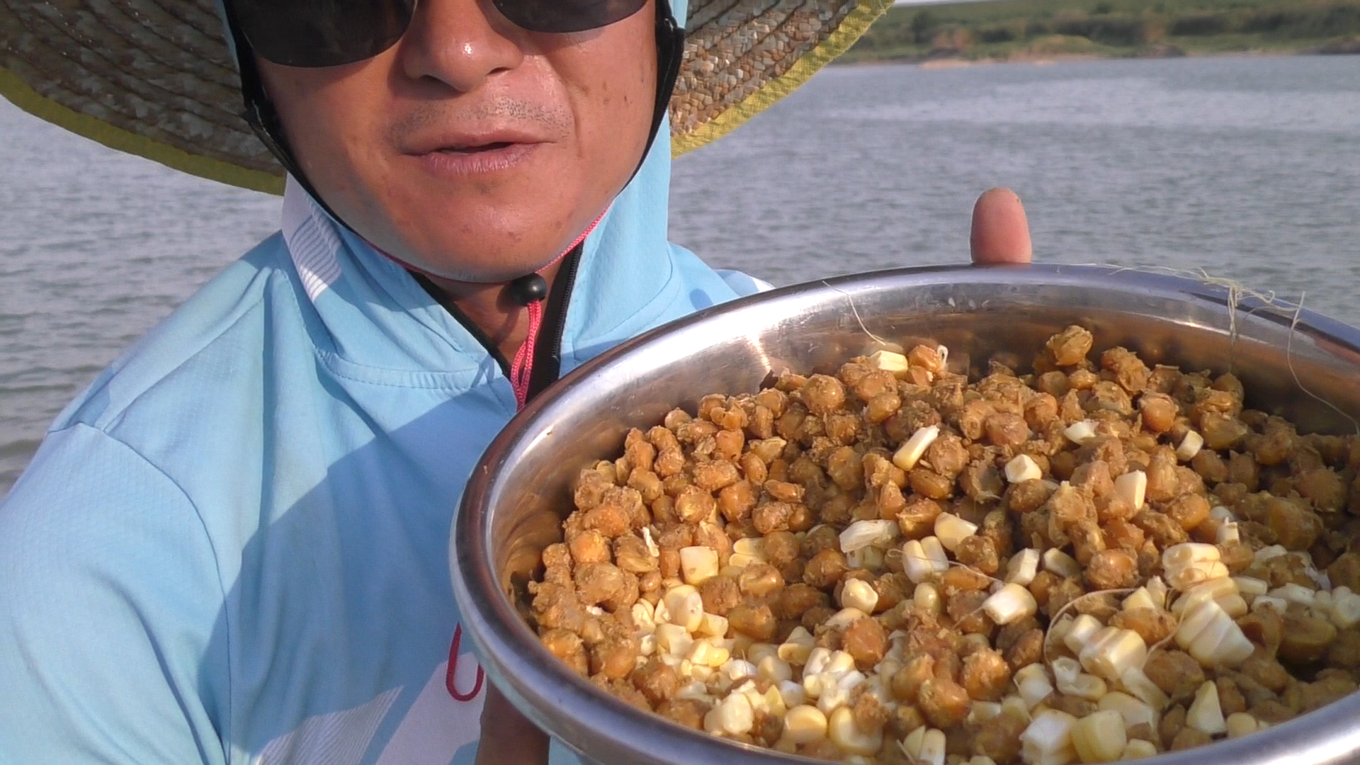 草鱼密度小怎么诱鱼,草鱼习性的解读及钓法技巧